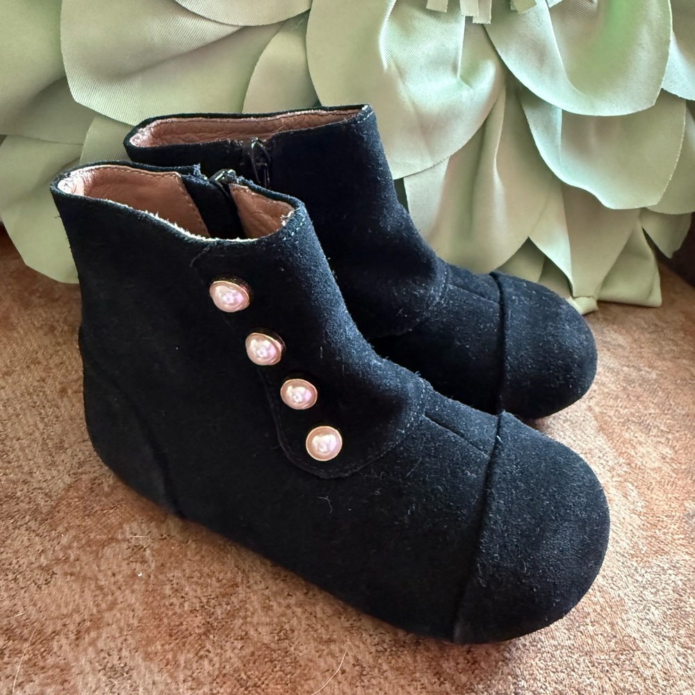 Age of Innocence Toddler Girls Black Suede Boot with Pearl Buttons EU 24/US 8